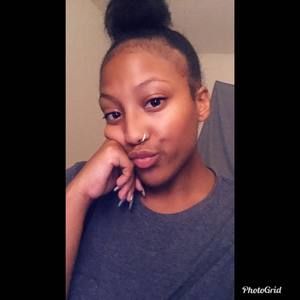 Meet your Posher, Akilah